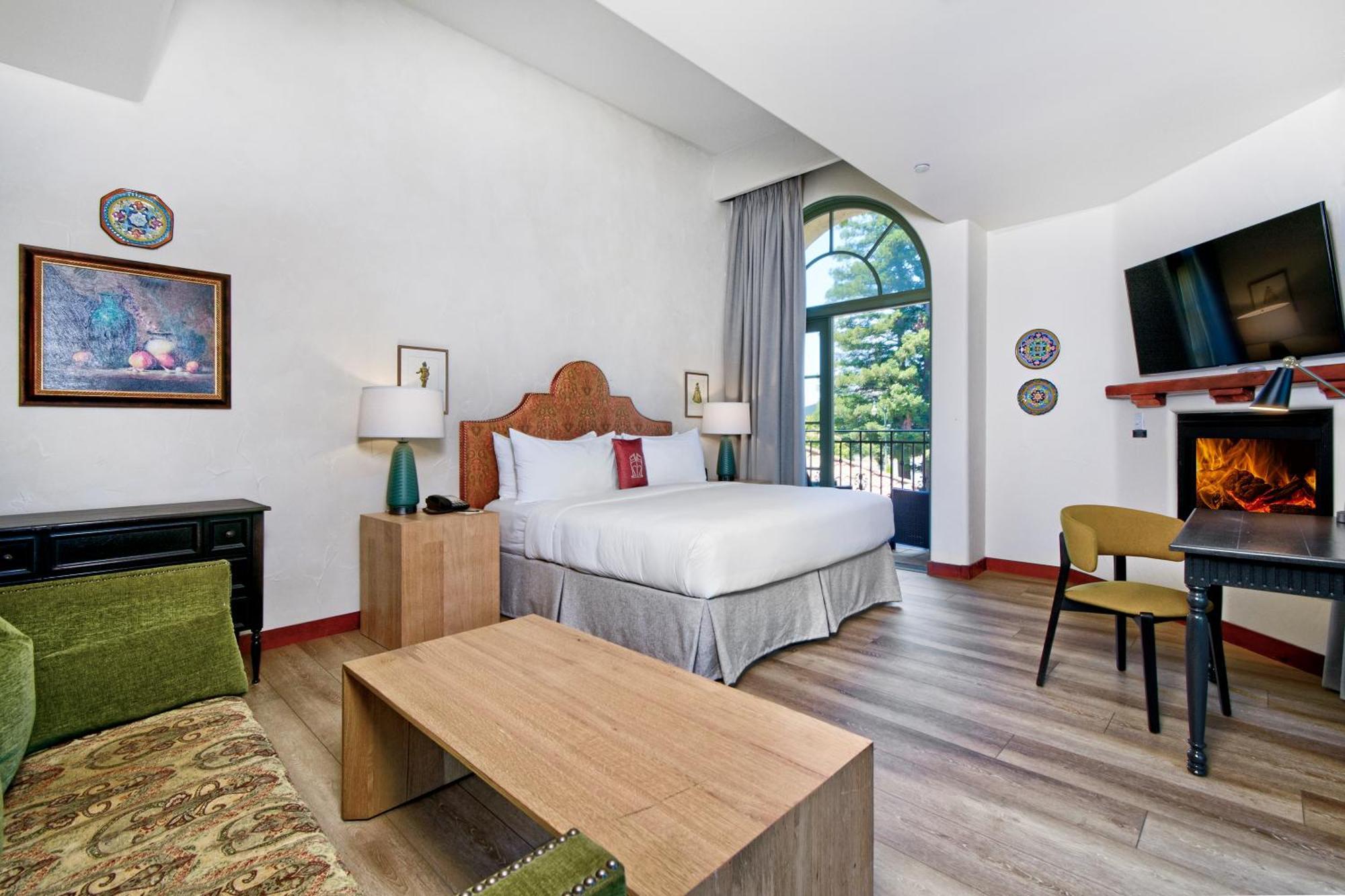 Hotel לוס גאטוס מראה חיצוני תמונה