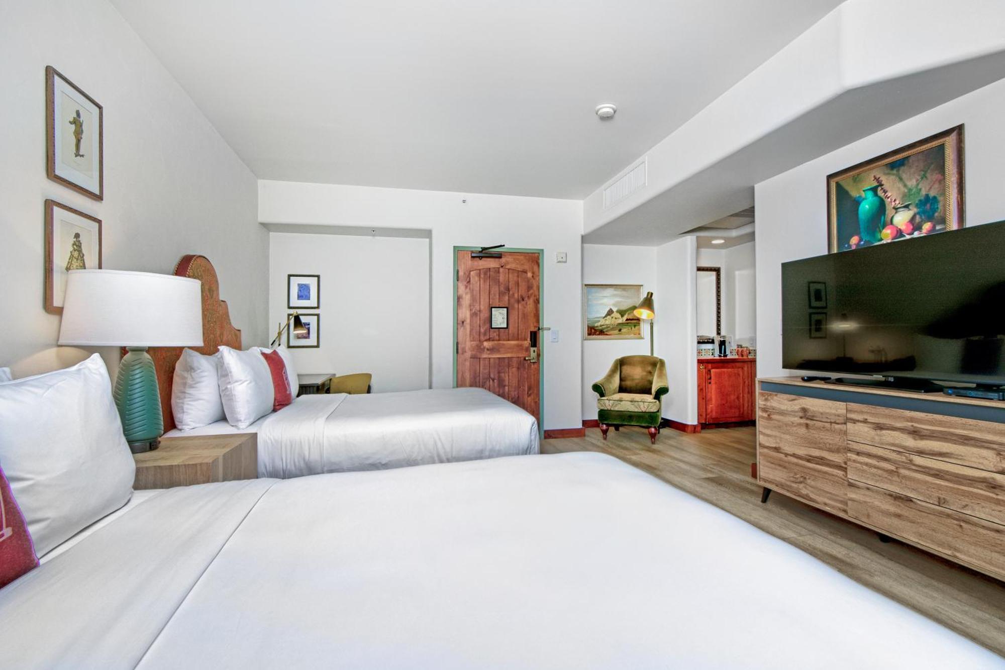 Hotel לוס גאטוס מראה חיצוני תמונה